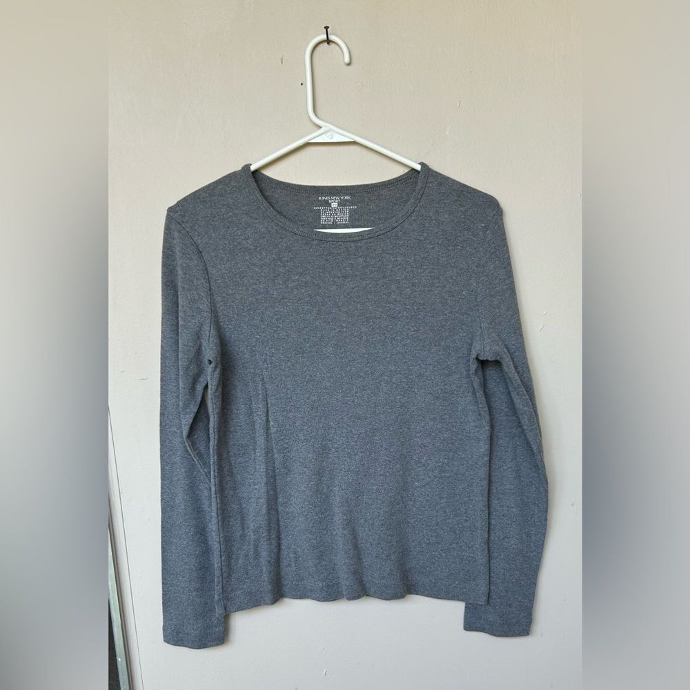 EUC Jones New York Sport Long Sleeve
Round Neck Cotton Knit Top Charcoal -Size M